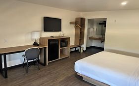 Rodeway Inn & Suites Thousand Palms - Rancho Mirage